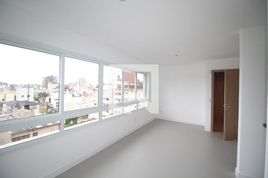 Sala de apartamento para alugar com 2 quartos, 63m² em Auxiliadora, Porto Alegre