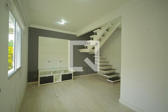 Sala de casa de condomínio para alugar com 2 quartos, 123m² em Nova Petrópolis, São Bernardo do Campo