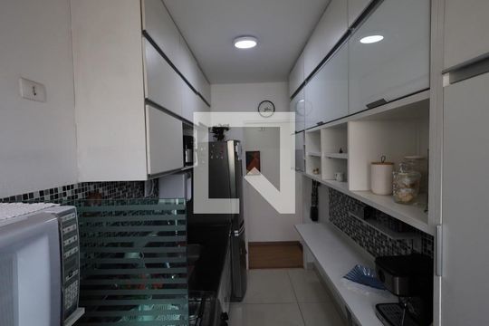 Cozinha e Área de Serviço de apartamento à venda com 2 quartos, 53m² em Rio Pequeno, São Paulo