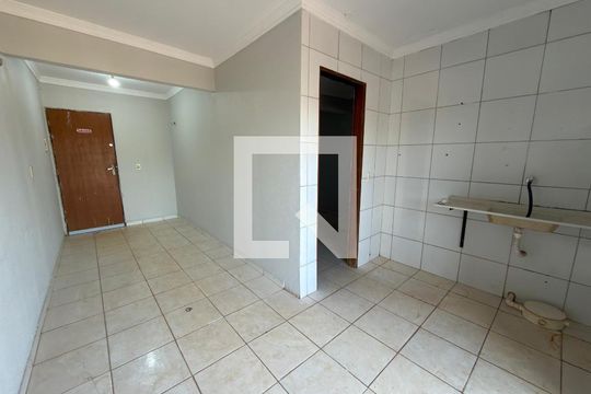 Sala/Cozinha de apartamento para alugar com 1 quarto, 60m² em Colônia Agrícola Samambaia, Brasília