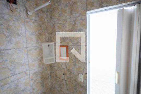 Banheiro de casa para alugar com 1 quarto, 42m² em Veloso, Osasco