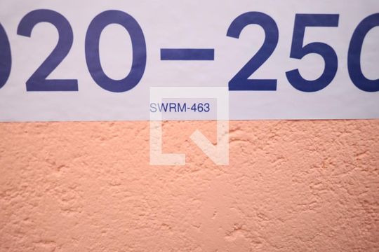 Placa  de casa para alugar com 1 quarto, 42m² em Veloso, Osasco