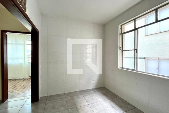 Apartamento para alugar com 3 quartos, 100m² em Sagrada Família, Belo Horizonte