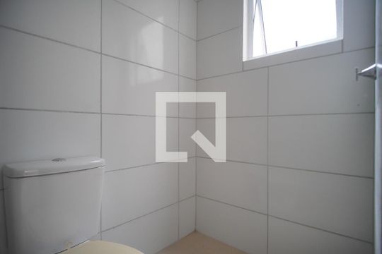 Banheiro de apartamento para alugar com 2 quartos, 42m² em Nova Sapucaia, Sapucaia do Sul