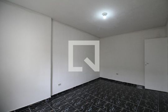 Quarto 2 de casa para alugar com 2 quartos, 50m² em Jardim Campo Limpo, São Paulo