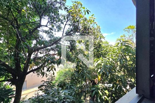 Casa à venda com 6 quartos, 200m² em Nova Gameleira, Belo Horizonte
