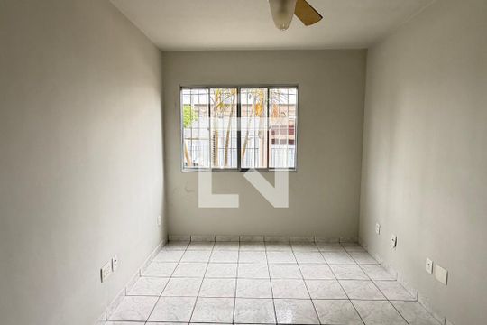 Sala de casa para alugar com 2 quartos, 60m² em Vila Alvinopolis, São Bernardo do Campo
