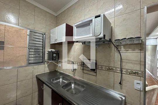 Cozinha de casa para alugar com 2 quartos, 90m² em Jardim Julio, Barueri