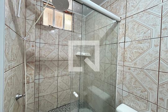 Banheiro de casa para alugar com 1 quarto, 30m² em Monte Verde, Florianópolis