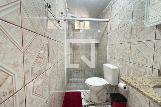 Banheiro  de casa para alugar com 1 quarto, 30m² em Monte Verde, Florianópolis