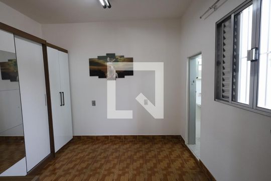 Suíte 1 de casa para alugar com 3 quartos, 150m² em Ayrosa, Osasco