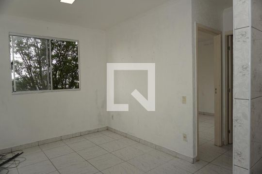 Sala de apartamento para alugar com 2 quartos, 37m² em Jardim Dom José, Embu das Artes
