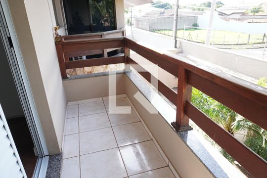 Sacada de casa para alugar com 4 quartos, 338m² em Parque Residencial Nardini, Americana