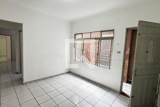 Sala de casa para alugar com 2 quartos, 75m² em Parque das Nações, Santo André