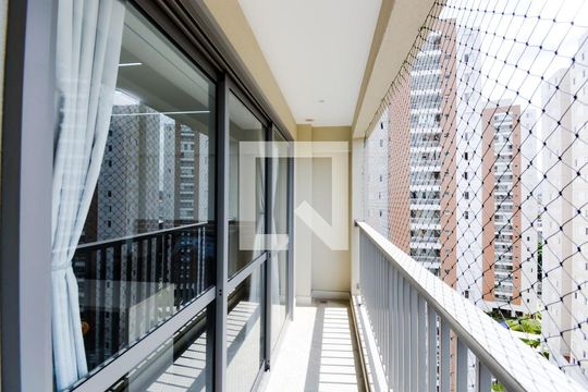 Varanda de kitnet/studio para alugar com 1 quarto, 30m² em Centro, Guarulhos