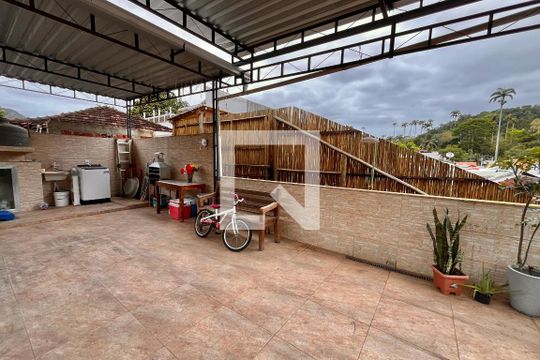 Casa à venda com 5 quartos, 147m² em Jardim Botânico, Rio de Janeiro