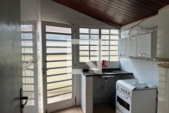 Sala/Cozinha de casa para alugar com 1 quarto, 30m² em Jardim Bela Vista, São José dos Campos
