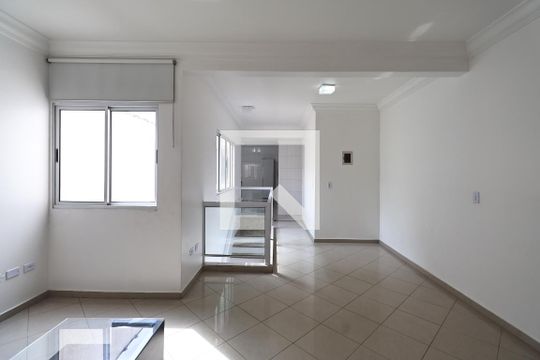 Sala de casa para alugar com 4 quartos, 250m² em Santa Maria, Santo André
