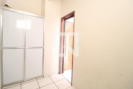 Quarto 1 de casa para alugar com 2 quartos, 60m² em Osvaldo Rezende, Uberlândia