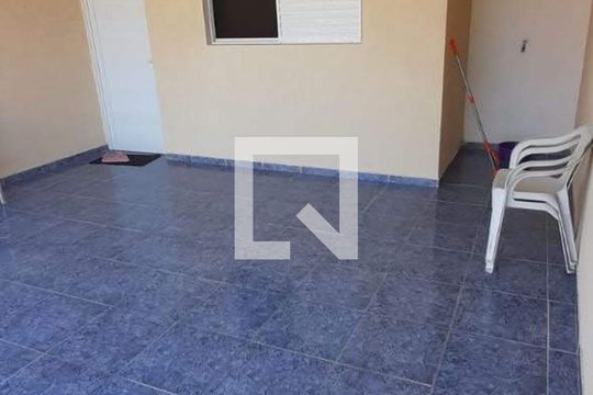 Área externa de casa à venda com 3 quartos, 88m² em Jardim Carombé, São Paulo