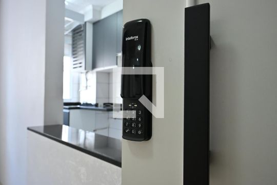 Fechadura Eletrônica de apartamento para alugar com 2 quartos, 42m² em Vila Plana, São Paulo