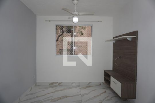 Apartamento para alugar com 2 quartos, 38m² em Jardim Dom José, Embu das Artes