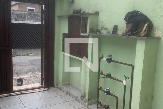 Garagem de casa para alugar com 1 quarto, 40m² em Vila Invernada, São Paulo