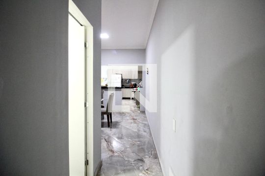 Corredor de casa para alugar com 4 quartos, 125m² em Vila Nova Curuca, São Paulo