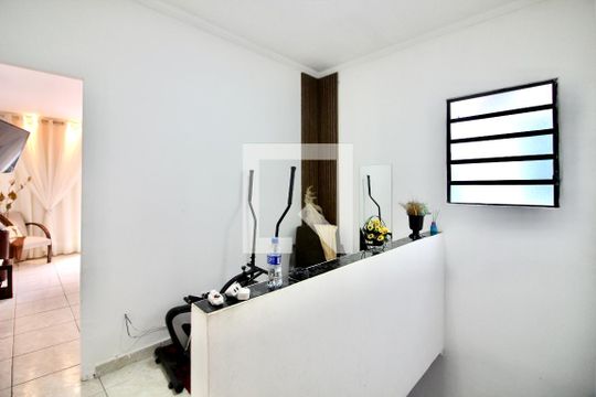 Escada de casa para alugar com 4 quartos, 125m² em Vila Nova Curuca, São Paulo