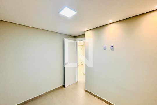 Quarto 2 de apartamento para alugar com 2 quartos, 42m² em Artur Alvim, São Paulo