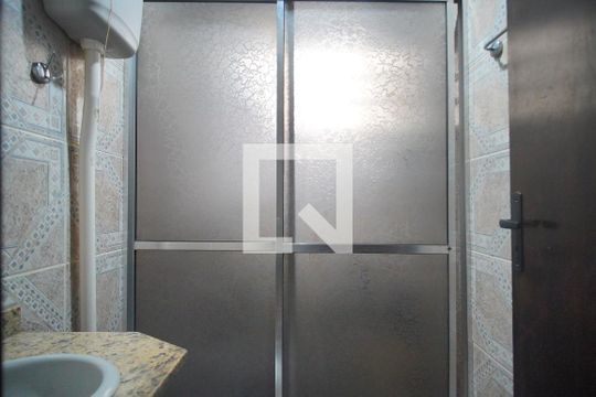 Banheiro 1 de casa para alugar com 3 quartos, 120m² em Santos Dumont, São Leopoldo