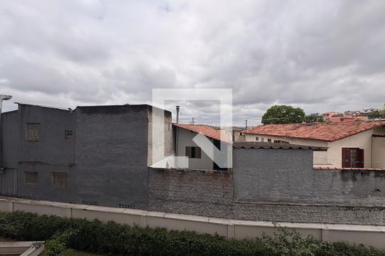 Vista da sala de apartamento para alugar com 2 quartos, 35m² em Santa Maria, Santo André