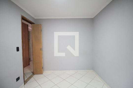 Quarto 2 de apartamento para alugar com 2 quartos, 58m² em Campo Limpo, São Paulo