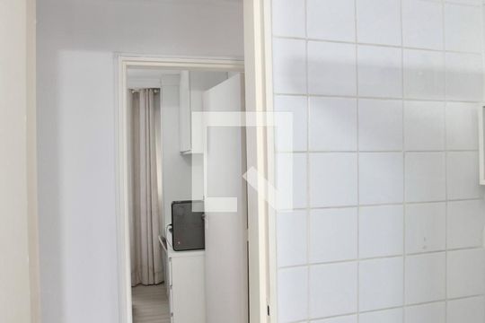Banheiro Social de apartamento à venda com 3 quartos, 62m² em Califórnia, Belo Horizonte