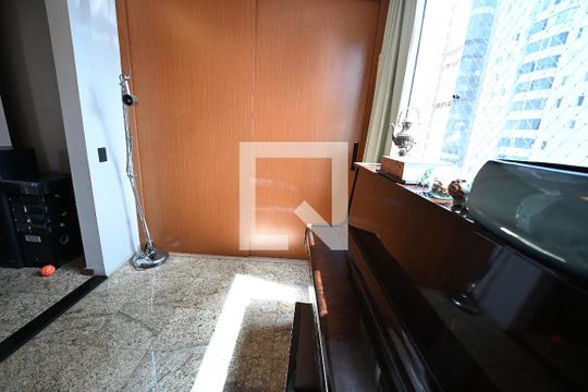 Apartamento para alugar com 5 quartos, 320m² em Setor Bueno, Goiânia