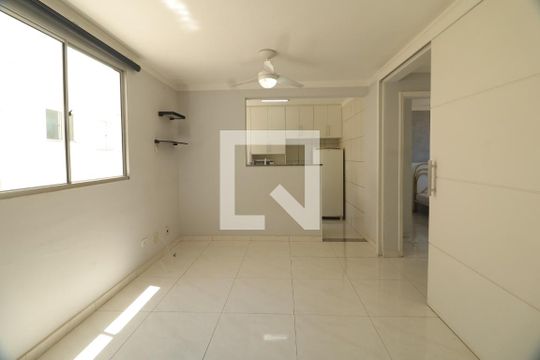 Apartamento para alugar com 2 quartos, 48m² em Vila Satúrnia, Campinas