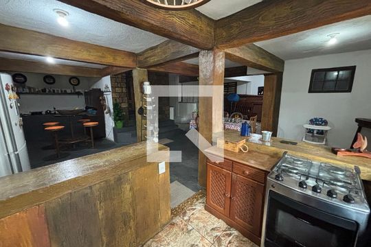 Cozinha de casa à venda com 3 quartos, 335m² em Suíssa, Ribeirão Pires