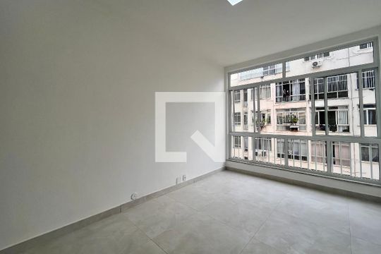 Apartamento à venda com 2 quartos, 70m² em Leme, Rio de Janeiro