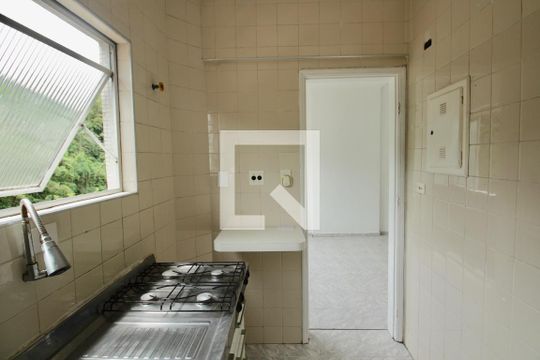 Cozinha de apartamento para alugar com 1 quarto, 70m² em Morro José Menino, Santos