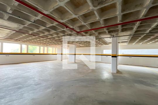 Área comum - Garagem de kitnet/studio para alugar com 1 quarto, 25m² em Cascatinha, Juiz de Fora