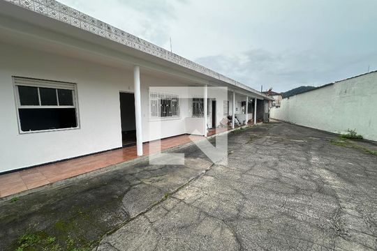 Área externa de casa para alugar com 2 quartos, 75m² em Jardim Independencia, São Vicente