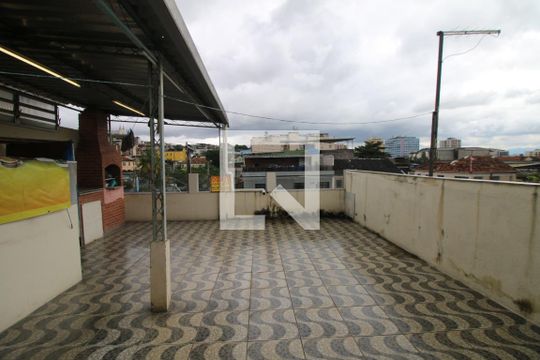Terraço de casa à venda com 4 quartos, 110m² em Olaria, Rio de Janeiro