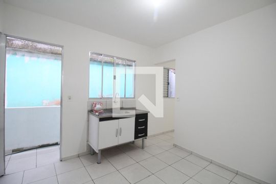 Casa para alugar com 2 quartos, 50m² em Jardim Irapua, Taboão da Serra