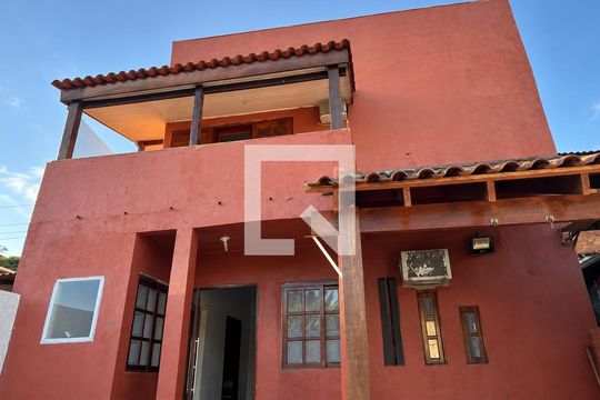 Fachada de casa para alugar com 1 quarto, 100m² em Aberta dos Morros, Porto Alegre