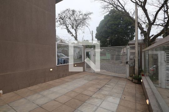 Área externa de casa para alugar com 3 quartos, 80m² em Nossa Senhora das Gracas, Canoas