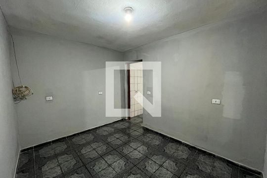 Quarto de casa para alugar com 1 quarto, 30m² em Jaraguá, São Paulo