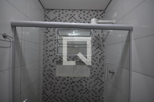 Banheiro de casa para alugar com 1 quarto, 33m² em Jardim Ataliba Leonel, São Paulo