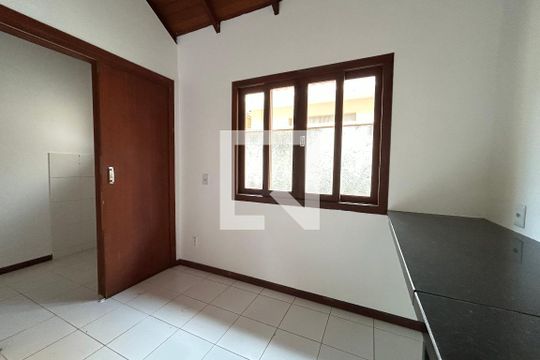 Cozinha de casa para alugar com 2 quartos, 100m² em Rio Tavares, Florianópolis