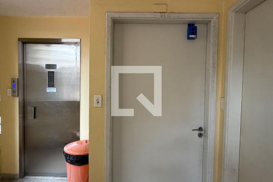 Lockbox instalada de apartamento para alugar com 1 quarto, 40m² em Gonzaga, Santos