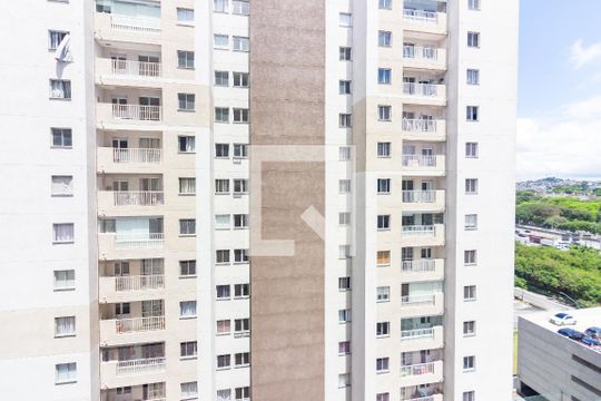 Vista  de apartamento para alugar com 2 quartos, 47m² em Quitaúna, Osasco